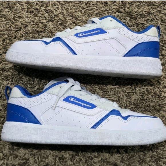 Champion Boys Size 3p Low Top Sneakers Sporty Tennis Shoes Logo Blue White - Picture 6 of 6